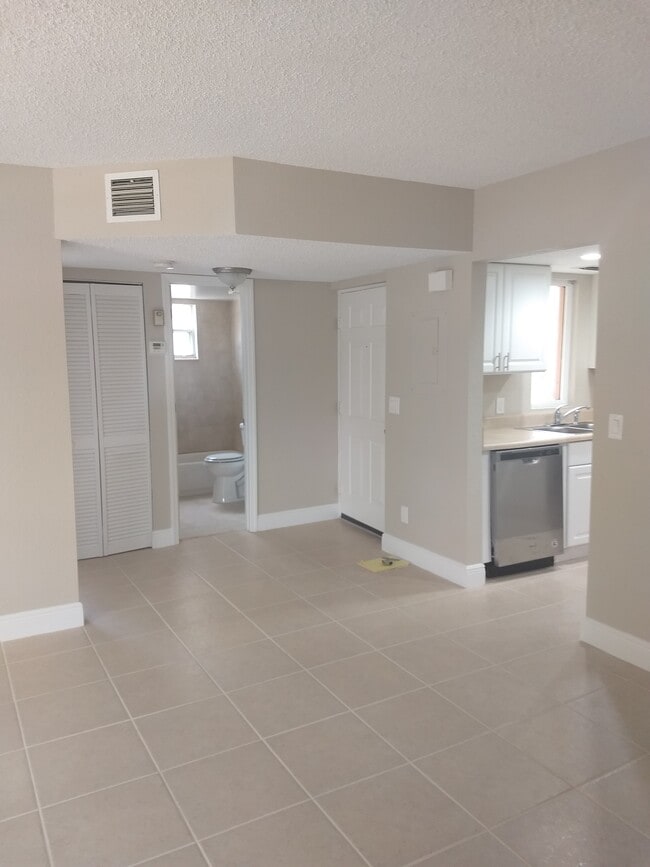 Photo - 1503 SE Royal Green Cir Unidad V104