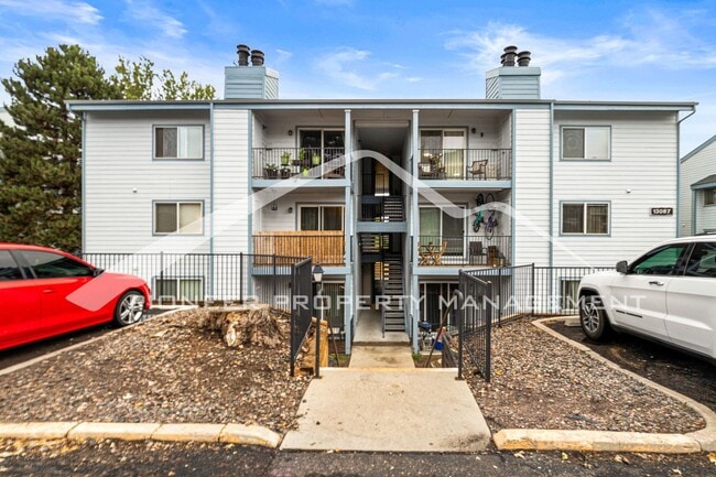 Building Photo - Great Condo with Central AC and Community Pool!
