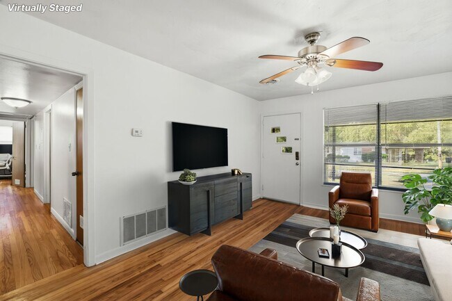 Photo - 221 N Lipona Rd