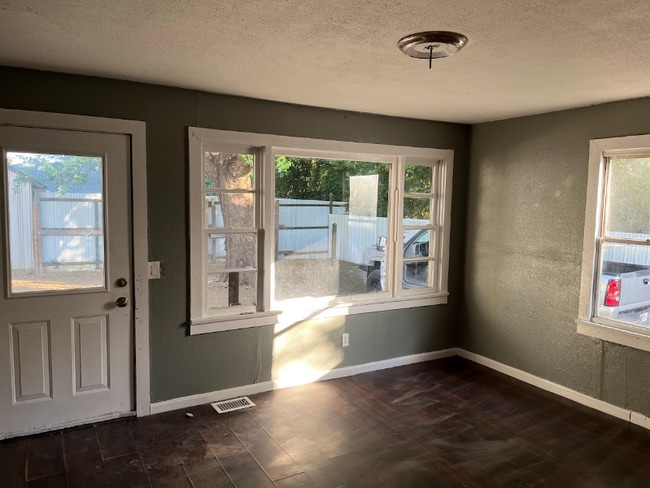 Photo - 1218 McCullough Pike