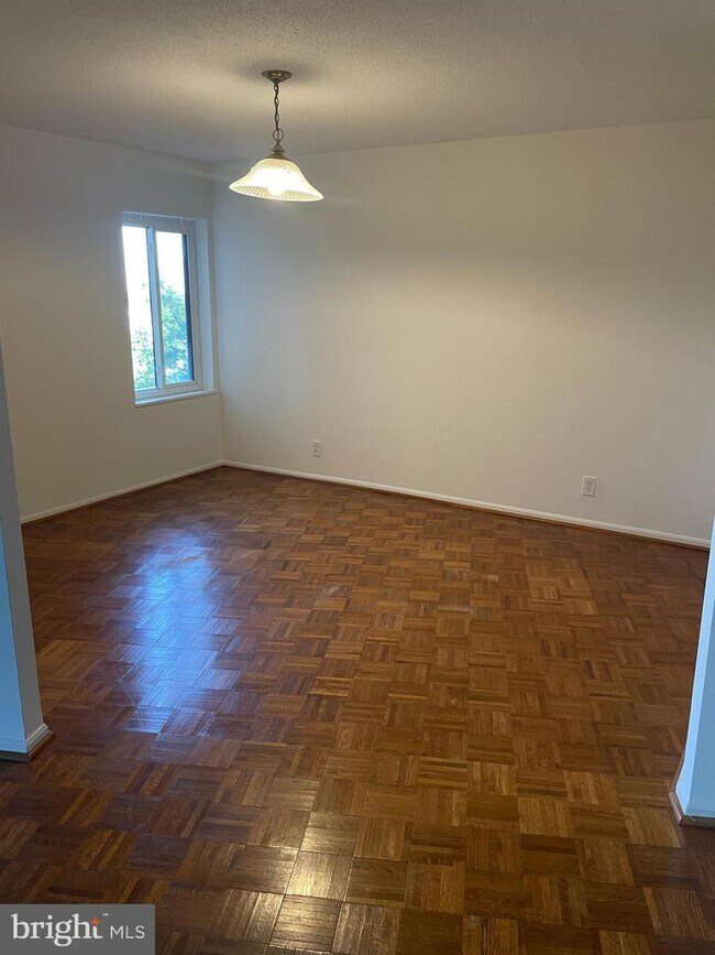 Photo - 8380 Greensboro Dr Unidad 314