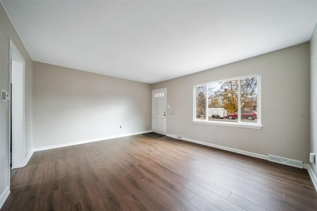 Photo - North Elmira Street