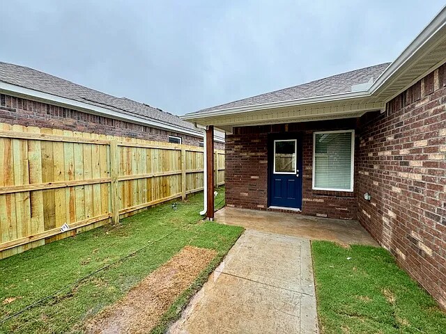 2440 N Raven Ln
