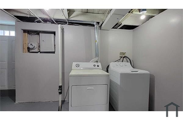 2 Bedroom home with Rear Yard