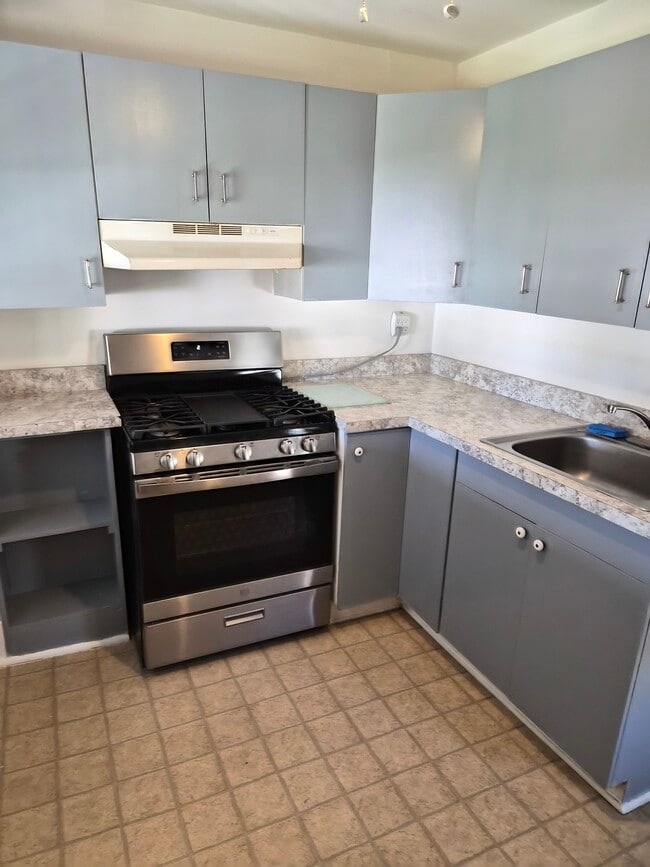 Building Photo - 53 Cherry St Unit 53c