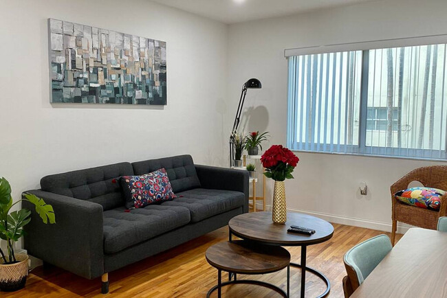 Building Photo - 215 Antilla Ave Rental