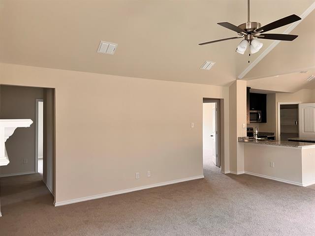 Photo - 422 Greenhaven Dr