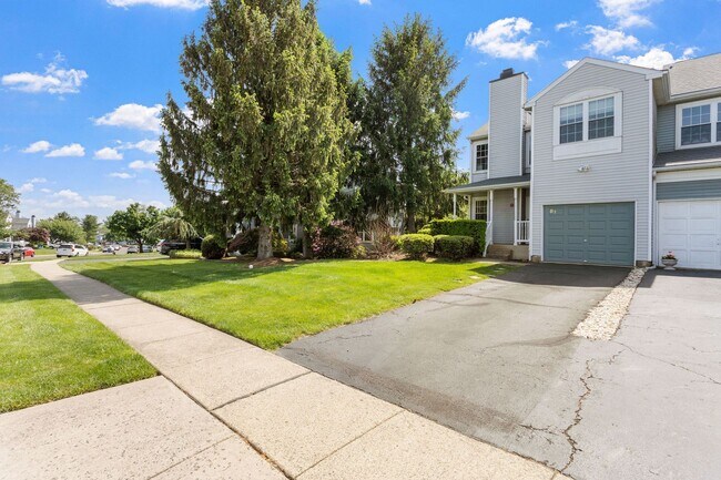 Photo - 3 Bd / 2.5 Bth Council Rock Townhome