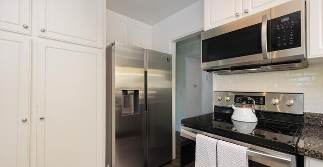 17181 W Bernardo Dr Unit 208