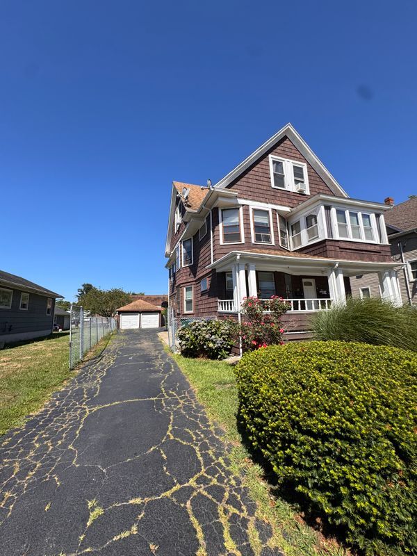 Building Photo - 29 Bowe Ave Rental