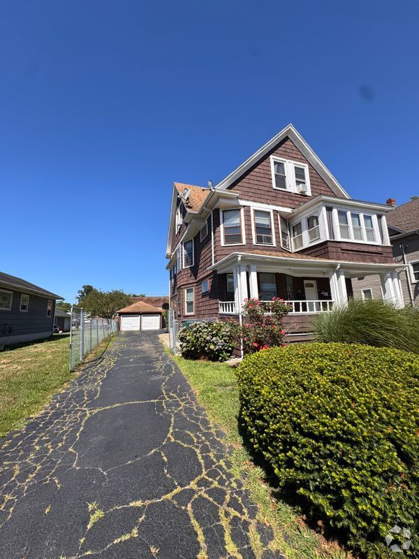 Building Photo - 29 Bowe Ave Rental