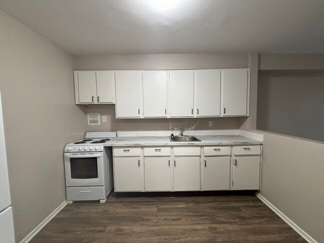 Photo - Recently Updated 2 Bedroom 1 Bathroom Apartment! Unit 7