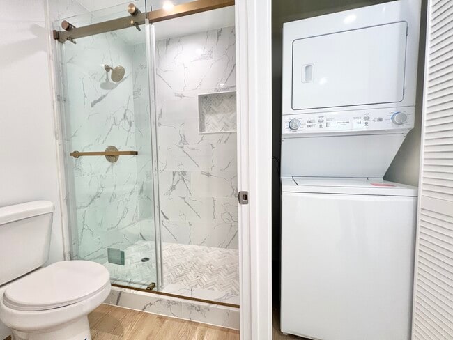 Photo - 302 N Mansfield Ave Unidad A