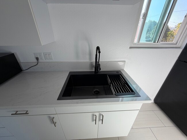 Photo - 195 Madrona St Unidad A