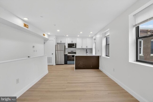 Photo - 712 N American St Unit 3