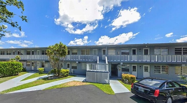 Building Photo - 751 Pine Dr Unit 204 Rental