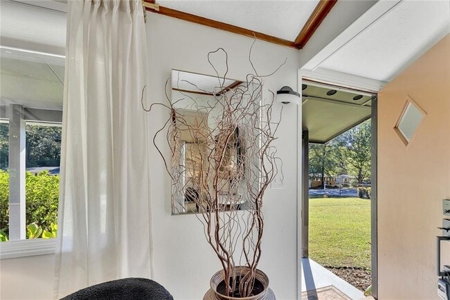 Photo - 111 Robinhood Dr