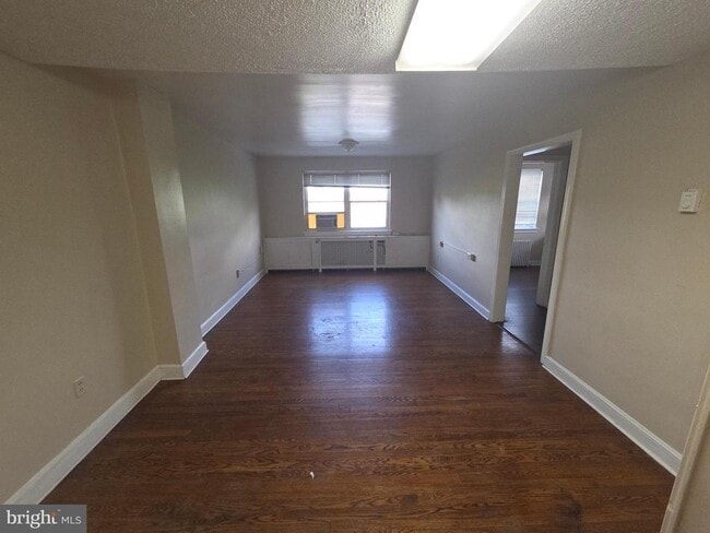 Photo - 9863 Main St Unit 3
