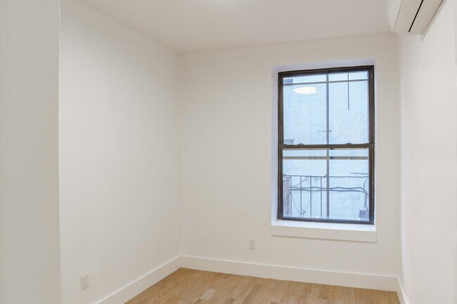 Photo - 435 DeKalb Ave Unit 3L