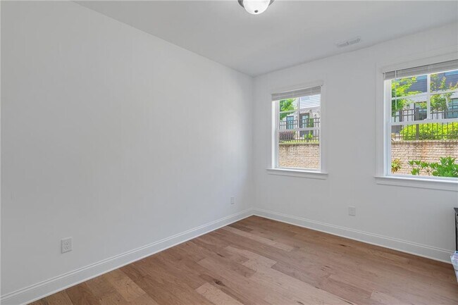 Photo - 6543 Beacon Dr
