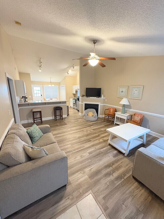 Building Photo - 2312 Saddleback Dr