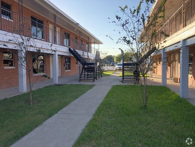 Building Photo - 607 S I Rd Unit 17 Rental