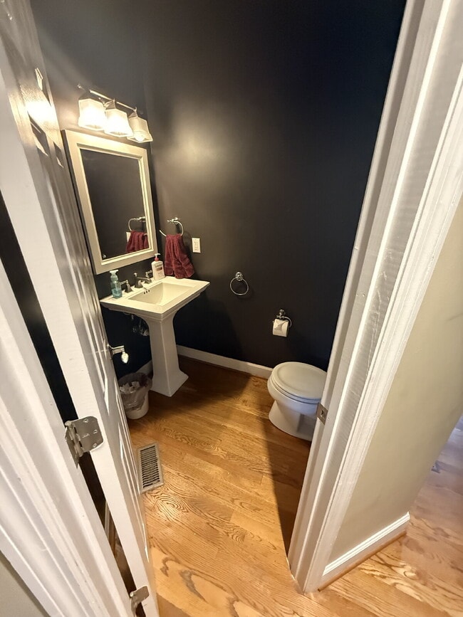 Photo - "Spacious 3-Bedroom Gem in Brentwood – FENCED yard. Modern Comfort with 2.5 Baths and 1850 Sq Ft!" Unit #125
