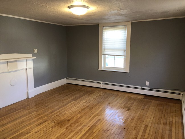 Living room - 254 Plimpton St Unit 2L