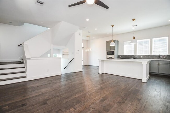 Photo - 1515 Weber St