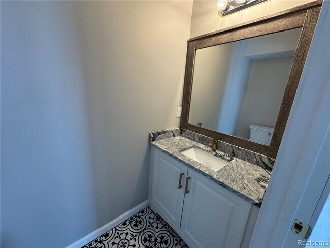 Photo - 115 Georgetown Square N Unit 10