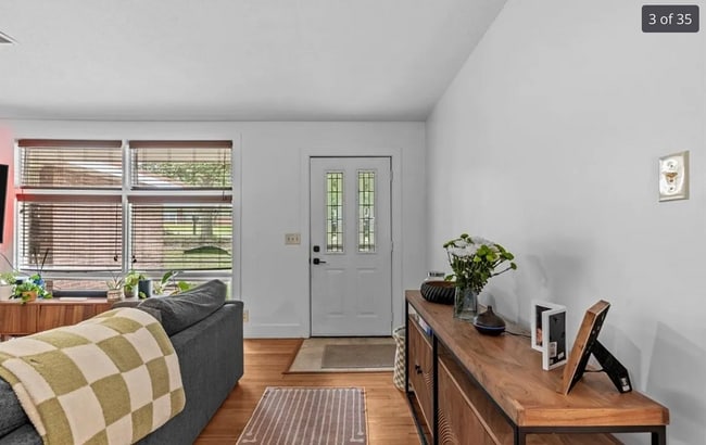 Photo - 102 Willow Dr