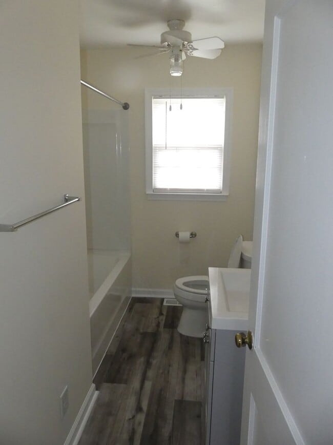 Photo - 100 Lodge Rd