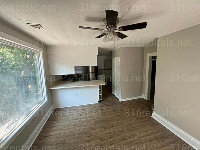 Photo - $900 - 2 bedroom/ 1 bathroom - Multi Famil... Unit 1827 N Park Place