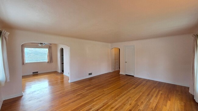 Photo - 511 Livingston St