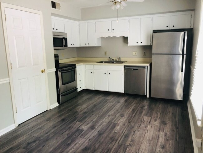 Photo - 906 Hammack Dr