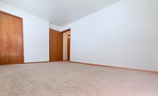 Primary Bedroom - 2 Bedroom