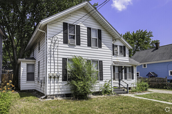 Building Photo - 810 W Liberty St Unit 2 Rental