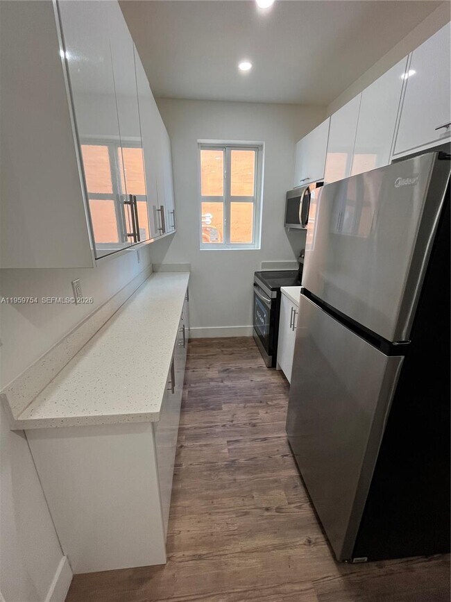 Photo - 321 SW 9th Ave Unidad 03