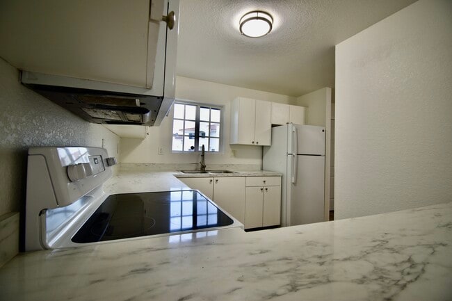 Photo - 235 SW 6th Ln