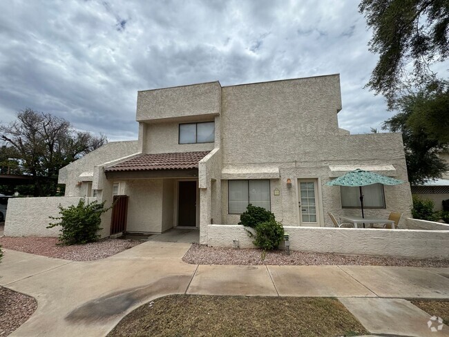 Building Photo - Charming Patio! Rental