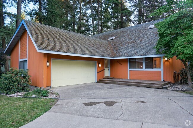 Building Photo - 4 Bedroom home tucked away in Hayden