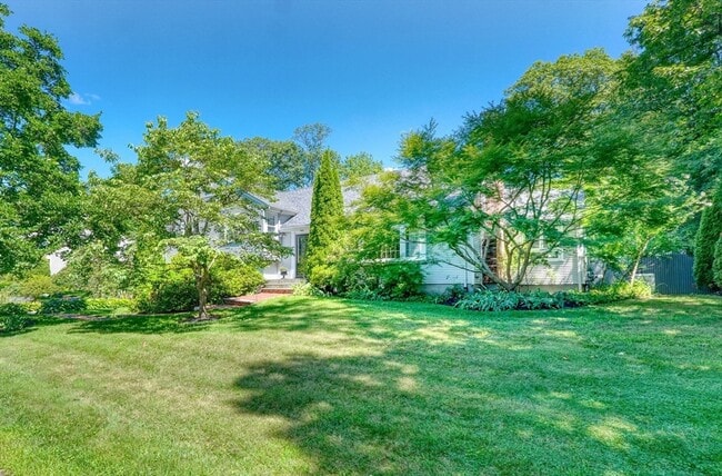 Building Photo - 65 Sherburne Rd S Rental