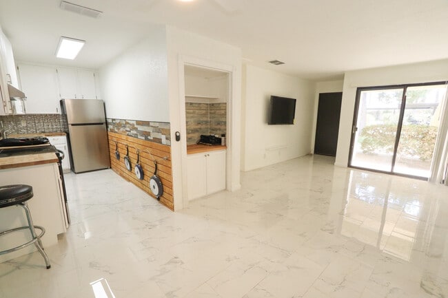 Building Photo - 751 Los Felices Cir W Unit M109 Rental