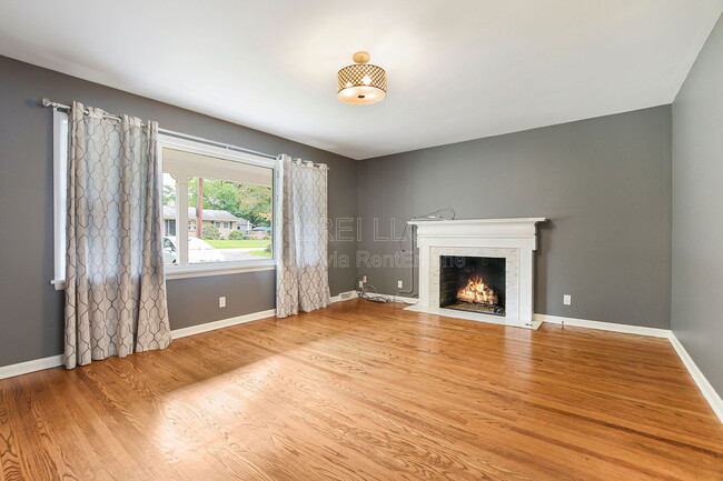 Photo - 206 Daisy Ln