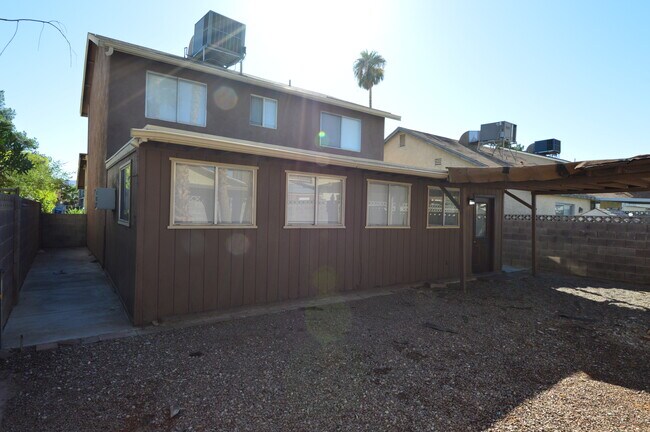 Photo - 1553 Teardrop St