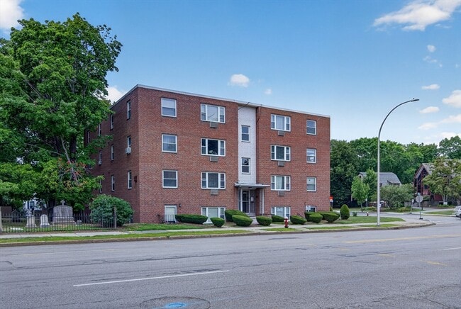 Building Photo - 190 Mt Auburn St Unit 2-2