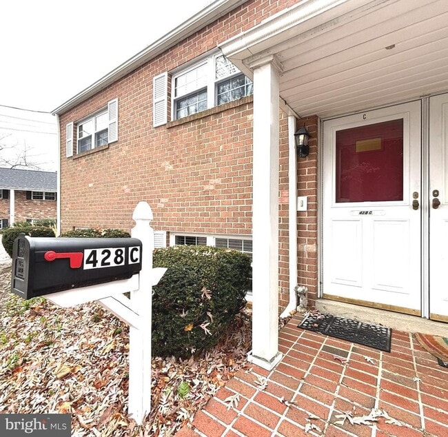 Building Photo - 428 Montemar Ave