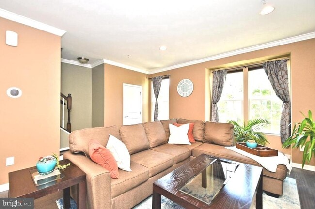 Photo - 353 E Hancock St