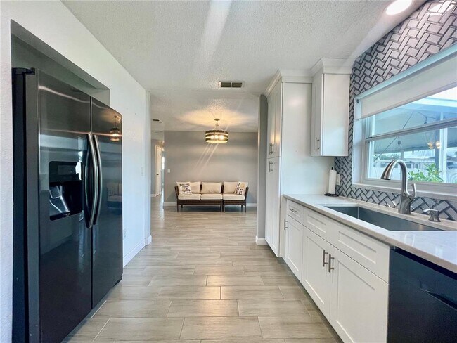 Photo - 2107 E Atmore Cir