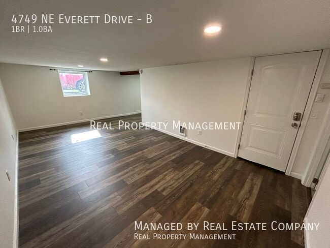 Photo - 4749 NE Everett Dr Unit B